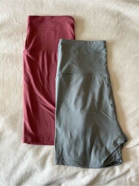 Amazon Essentials Women's Bike Shorts - Dusty Rose & Slate Gray